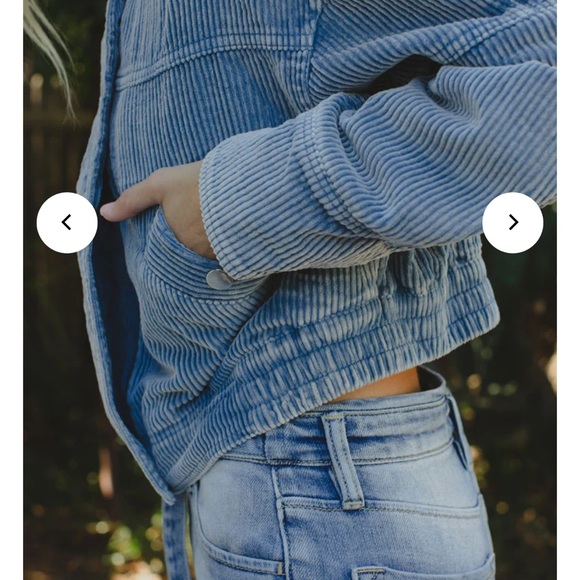 Kancan cropped bomber jacket - Picture 2 of 4